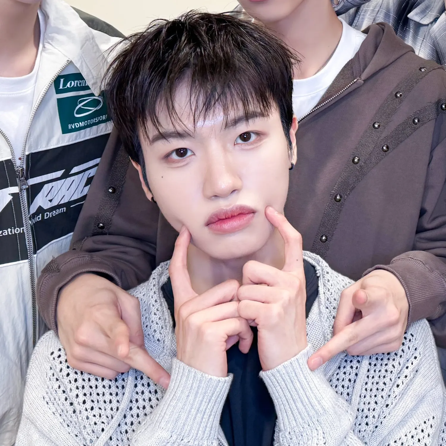 Behind-the-scenes cut of Huiwon (n.SSign)