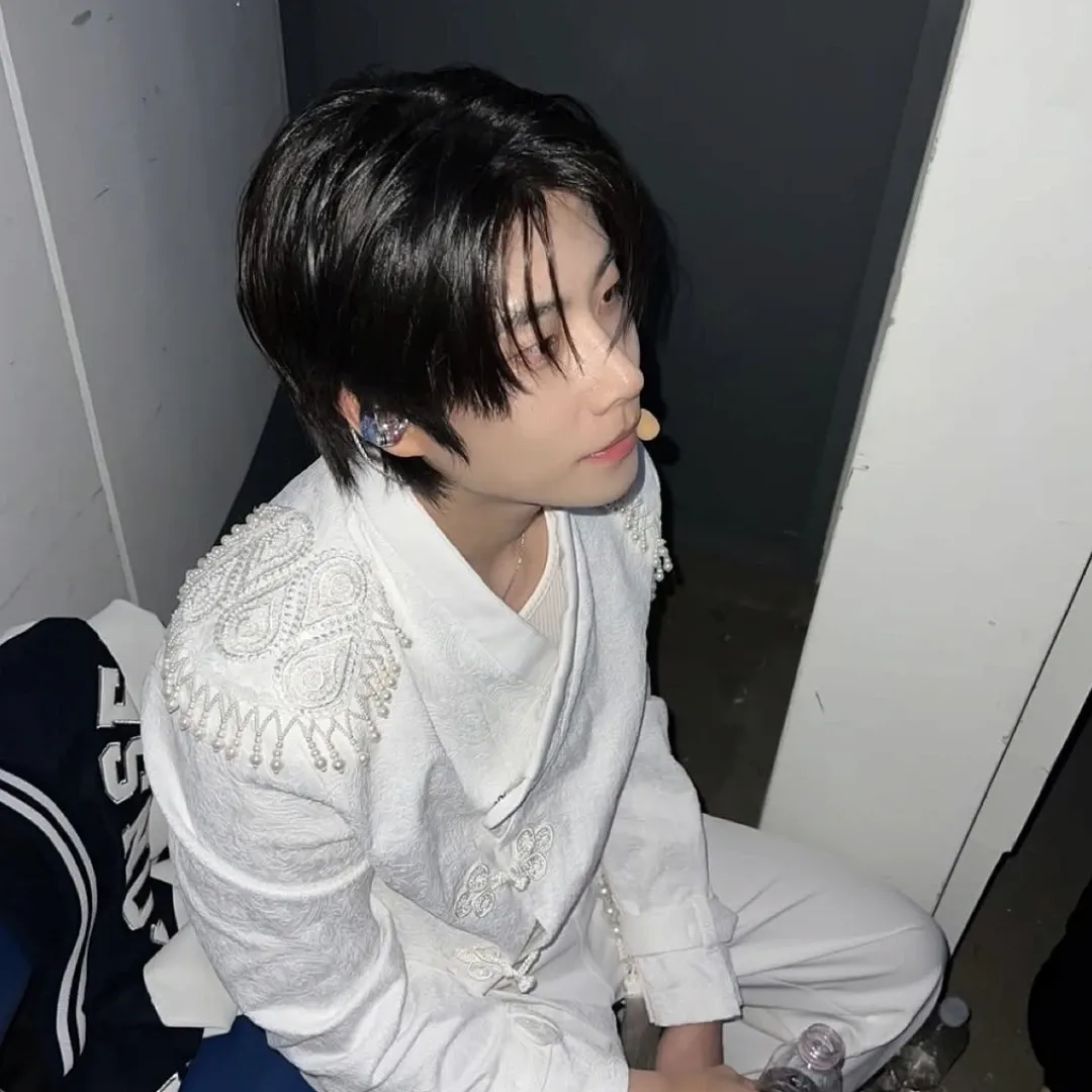 Latest photo of MJ (ASTRO)