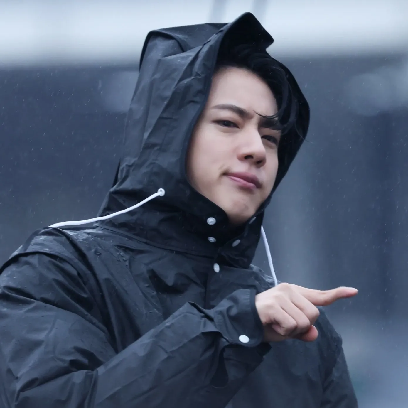 Foto aktivitas terbaru Jin (BTS)