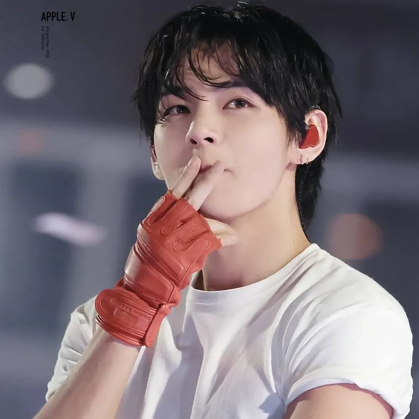 Latest photo of V (BTS)