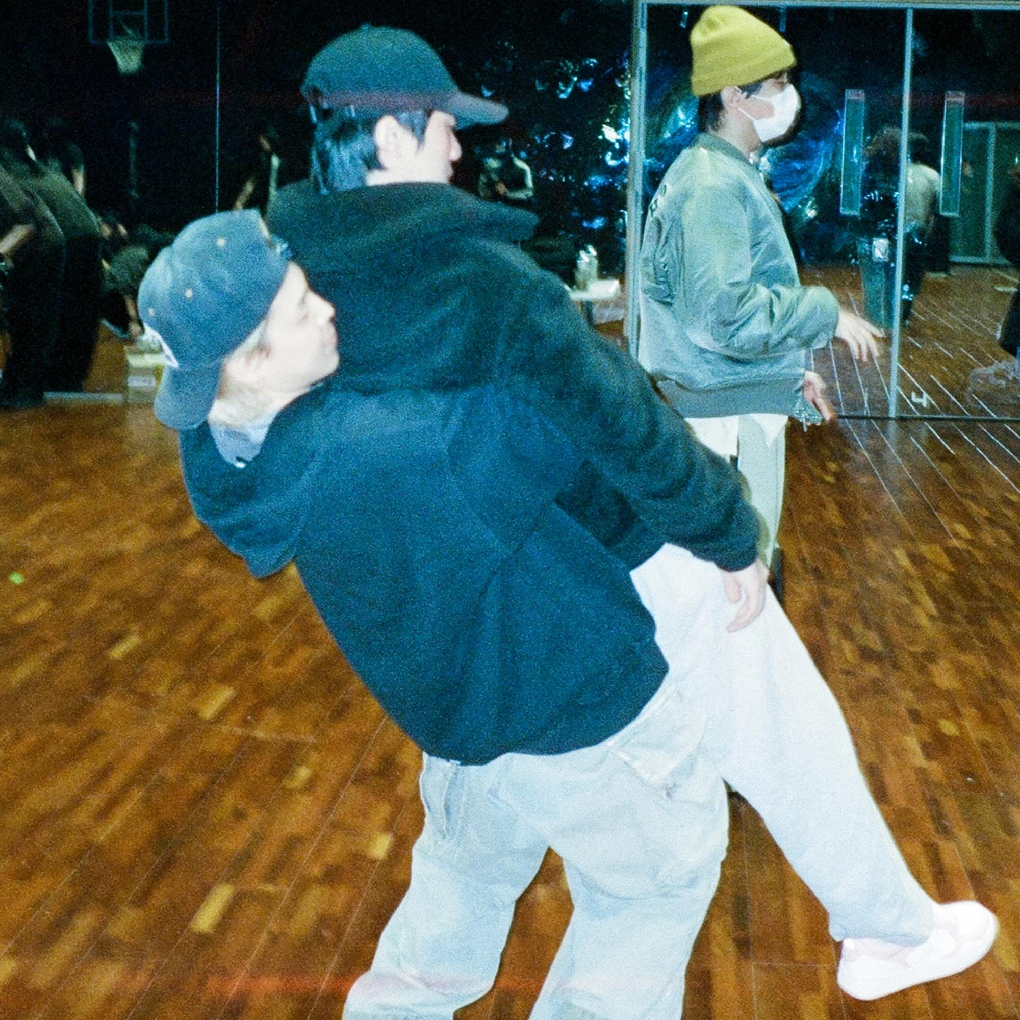 Behind-the-scenes cut of BTS