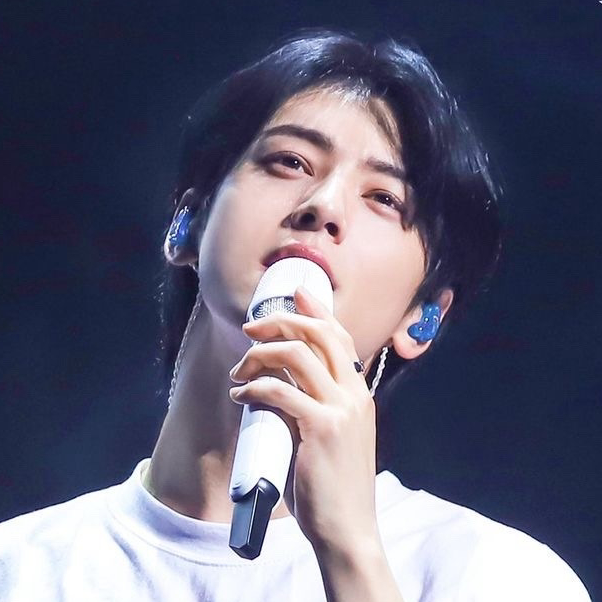 Recent activity shot of Eunwoo (ASTRO)