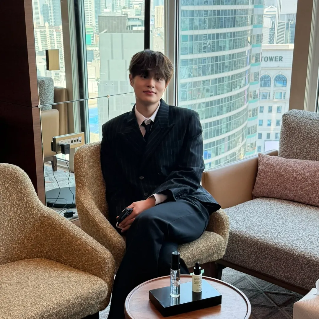 Foto aktivitas terbaru Lee Daehwi (AB6IX)