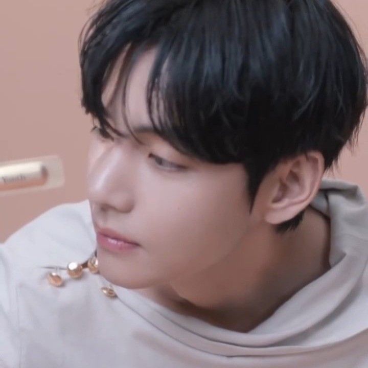 Foto terbaru V (BTS)