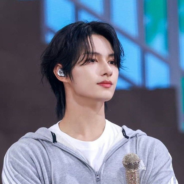 Jun (SEVENTEEN)粉丝拍下的瞬间