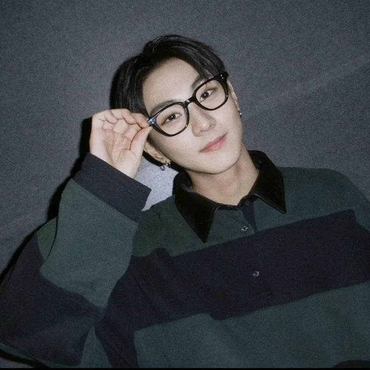 Latest photo of Jungwon (ENHYPEN)