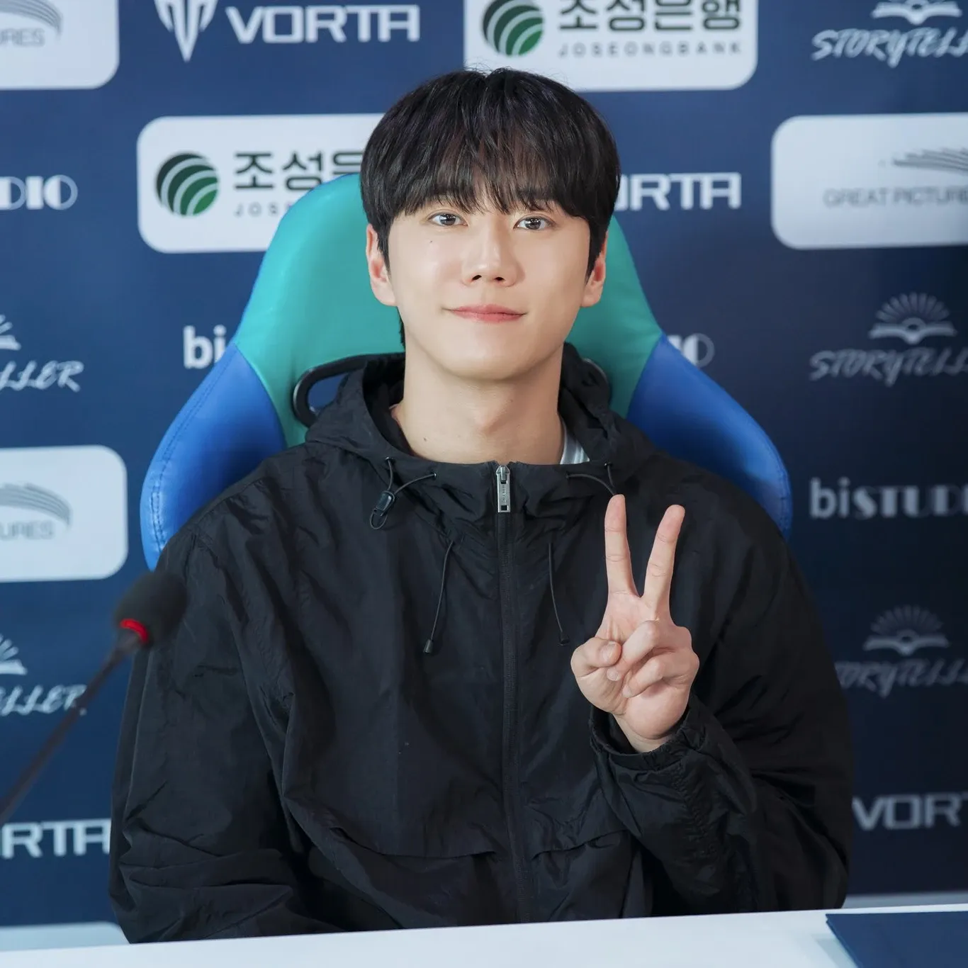 Recent activity shot of Lee Junyoung