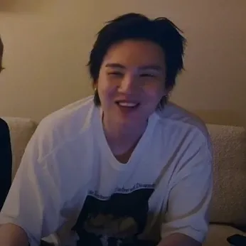 Foto terbaru SUGA (BTS)