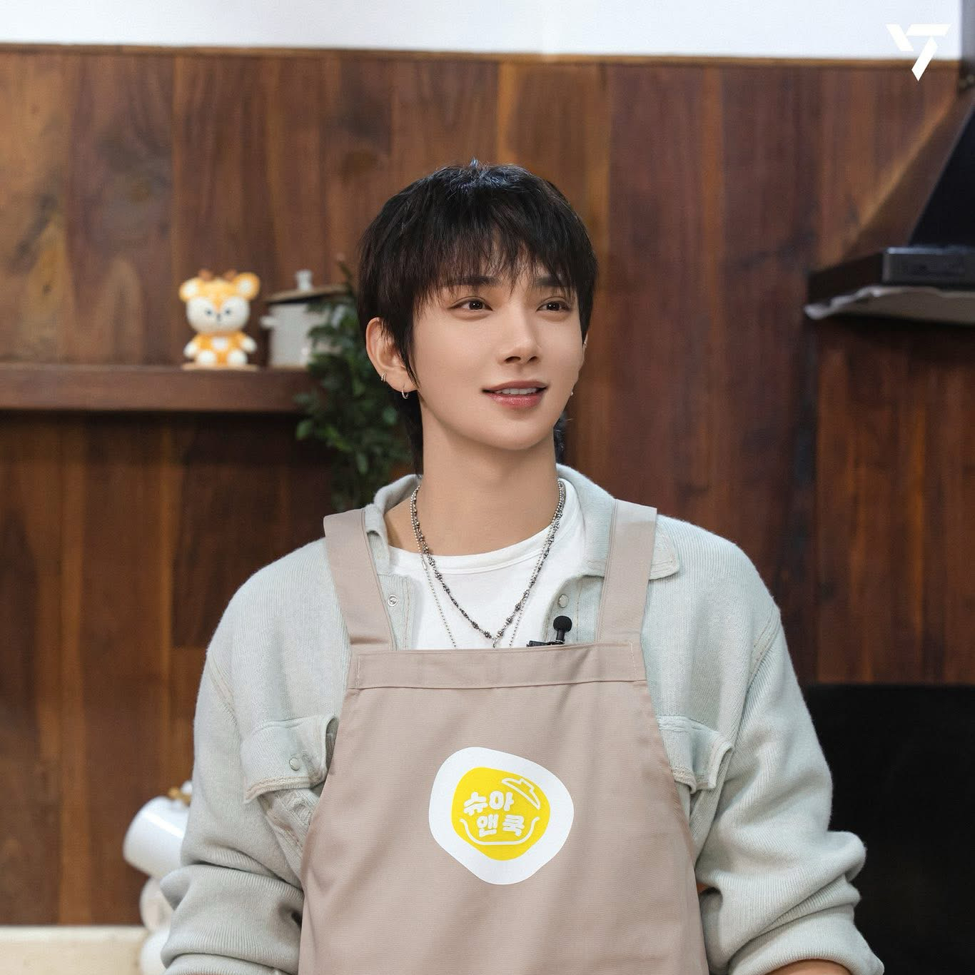 Behind-the-scenes cut of Joshua (SEVENTEEN)