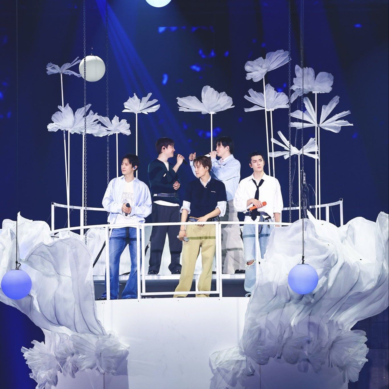 Momen yang diabadikan oleh penggemar EXO