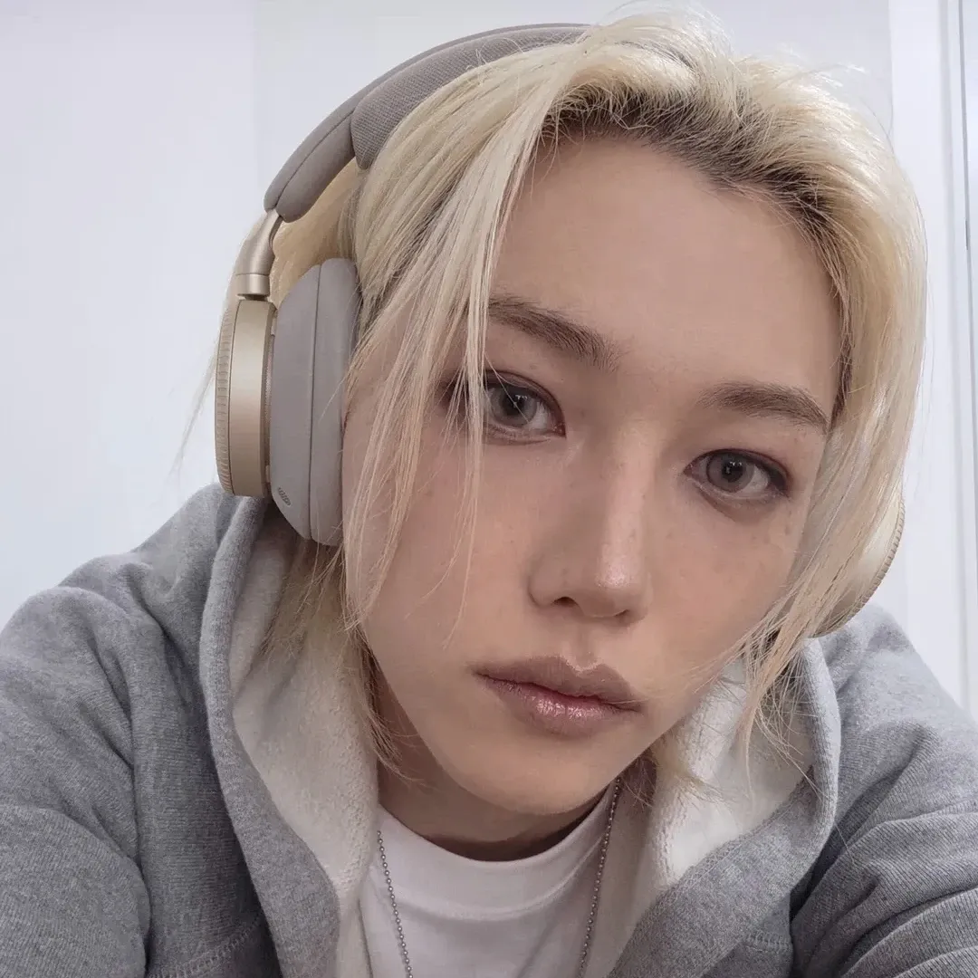 Recent activity shot of Felix (Stray Kids)
