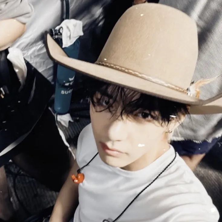 A moment captured by V (BTS)'s fan