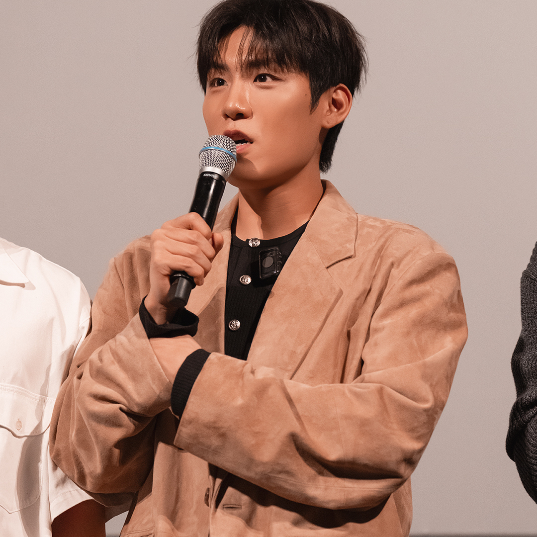 A moment captured by Park Woojin (AB6IX)'s fan