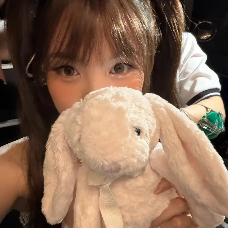 Behind-the-scenes cut of Nayeon (TWICE)