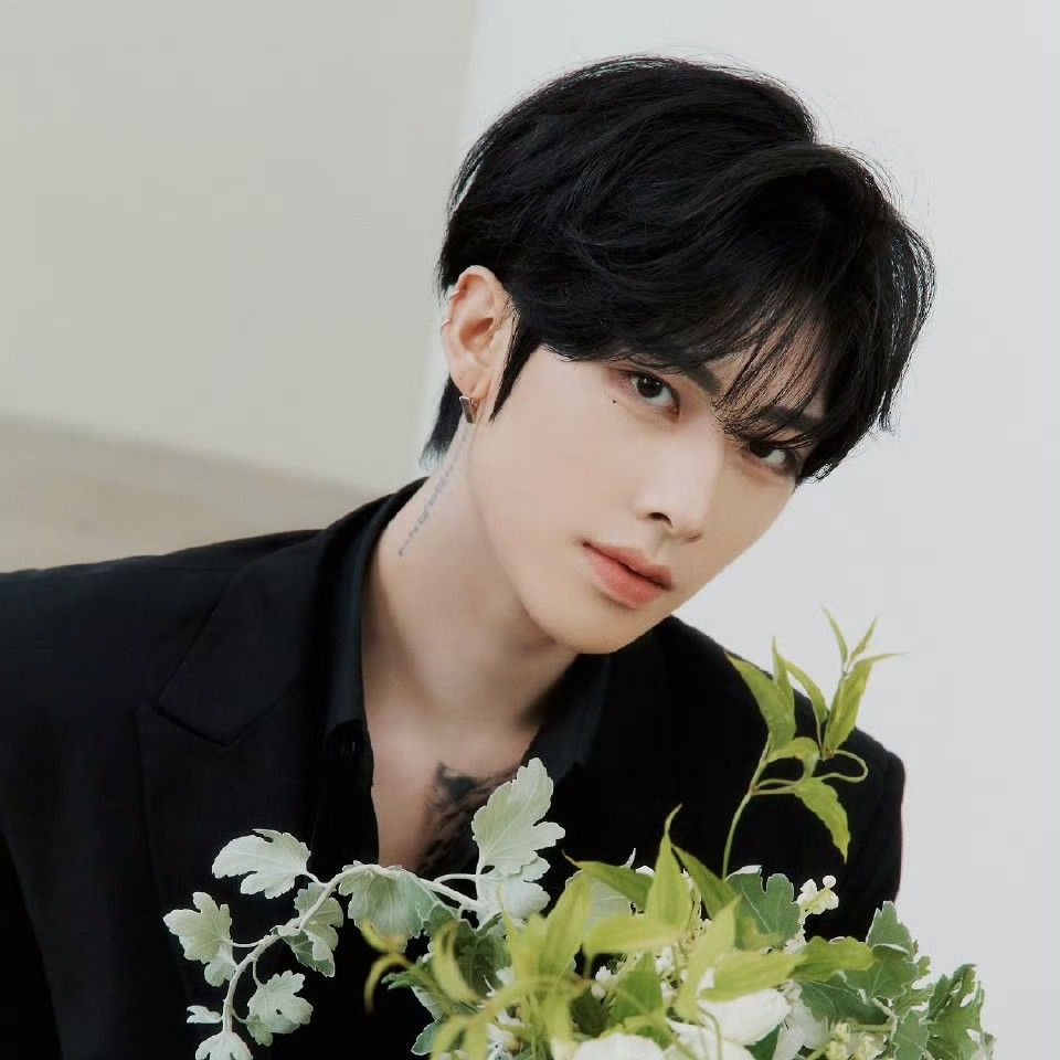 A moment captured by Ricky (ZEROBASEONE)'s fan