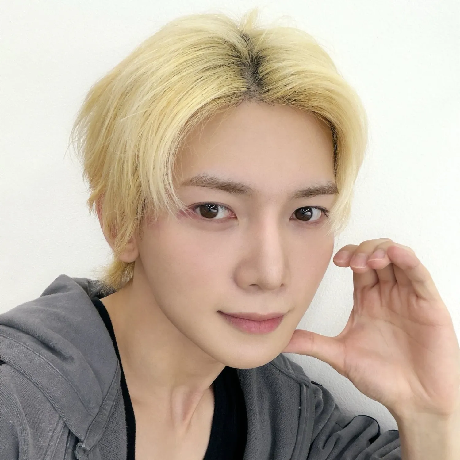 Behind-the-scenes cut of ATEEZ