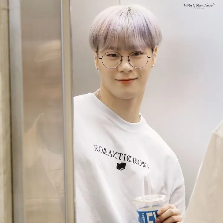 A moment captured by Moonbin (ASTRO)'s fan