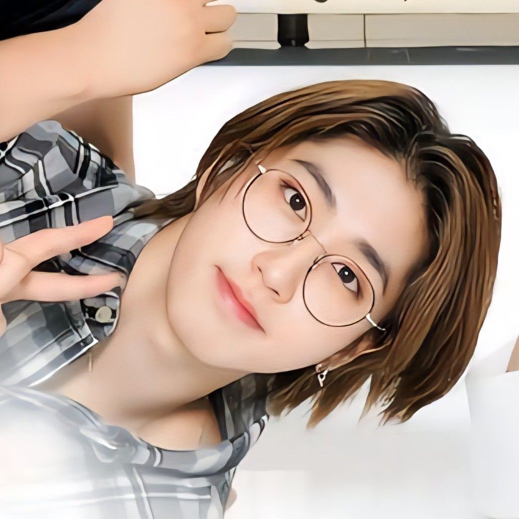 Latest photo of HAN (Stray Kids)