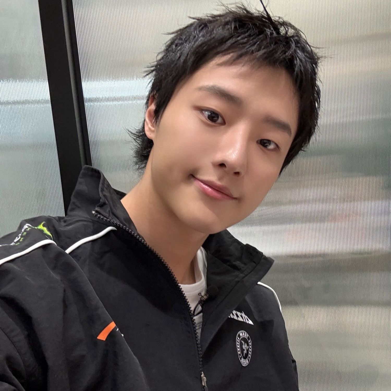 Behind-the-scenes cut of WOODZ