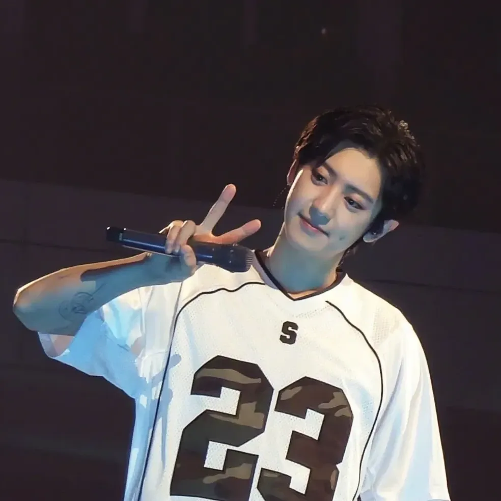 Behind-the-scenes cut of Chanyeol (EXO)