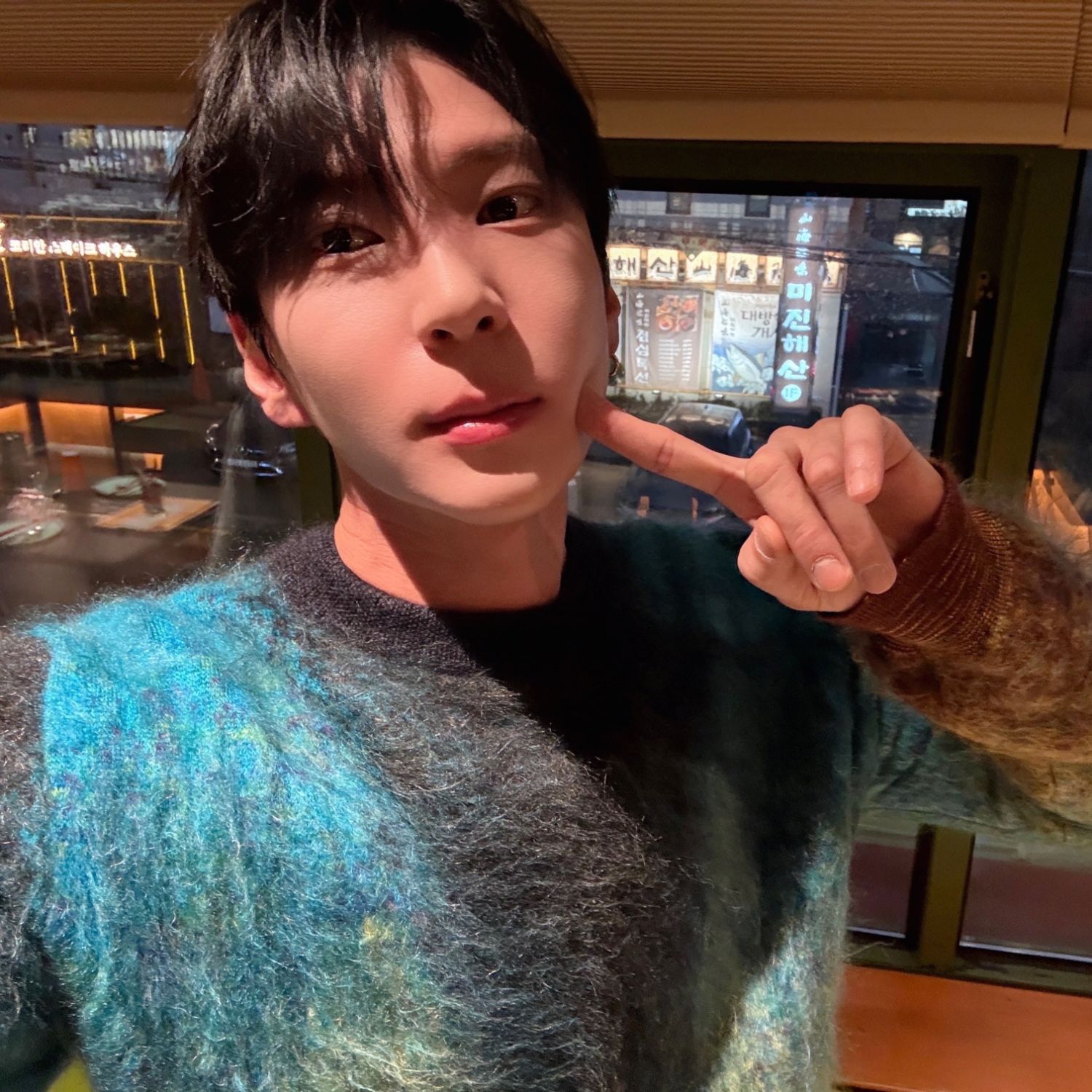 A moment captured by VIXX's fan