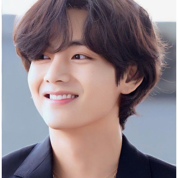 Latest photo of V (BTS)