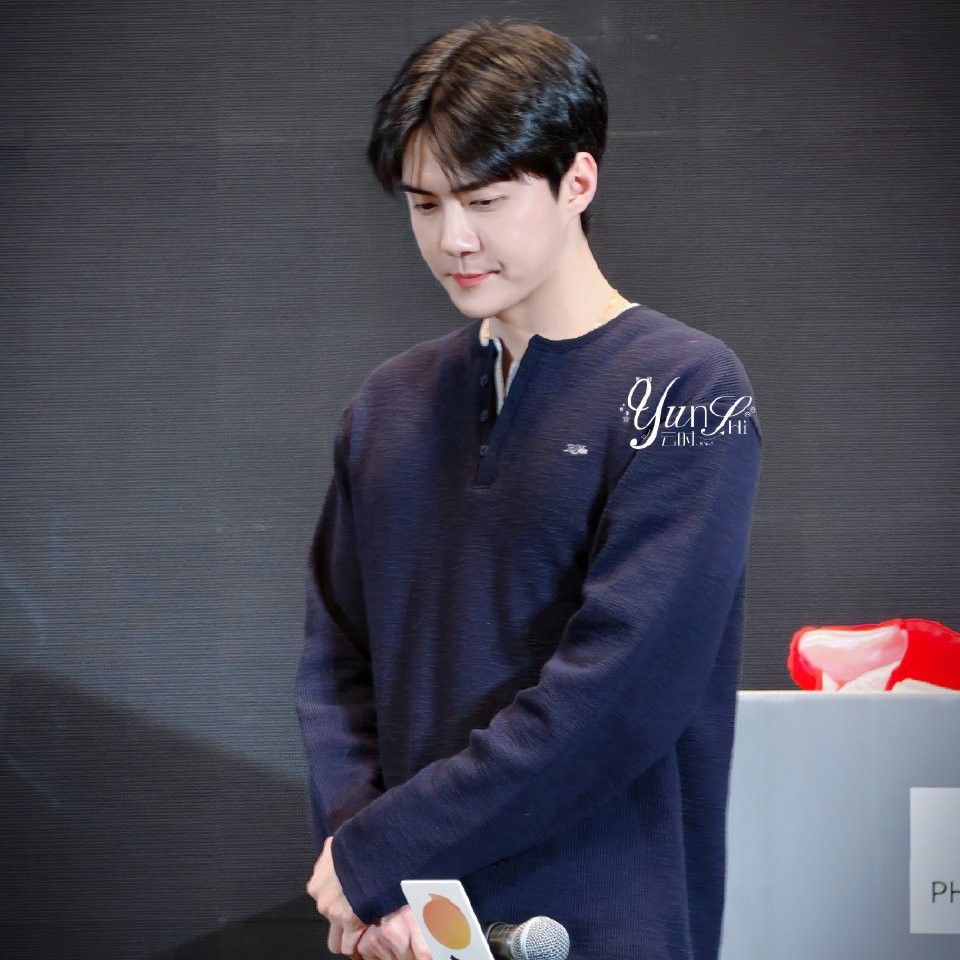 Behind-the-scenes cut of Sehun (EXO)