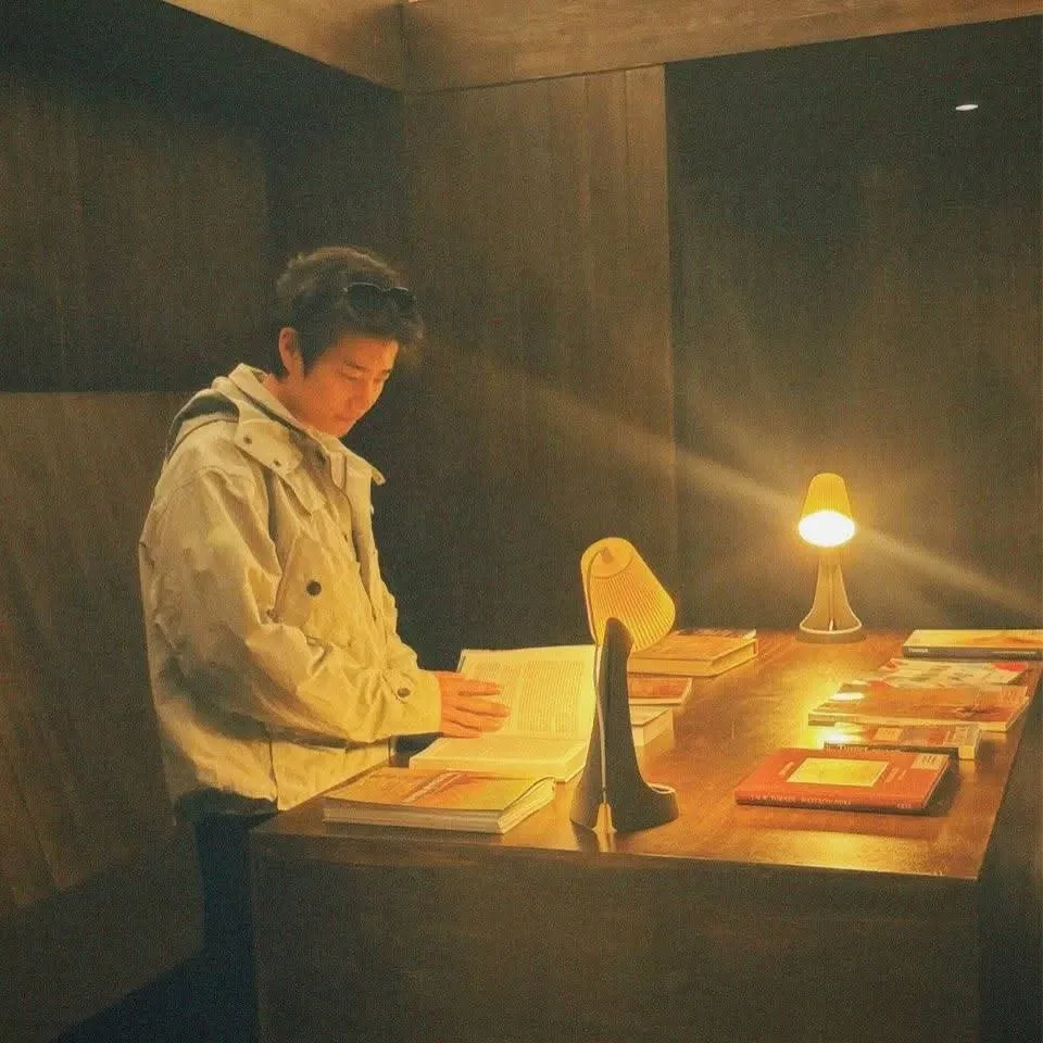 Behind-the-scenes cut of MJ (ASTRO)