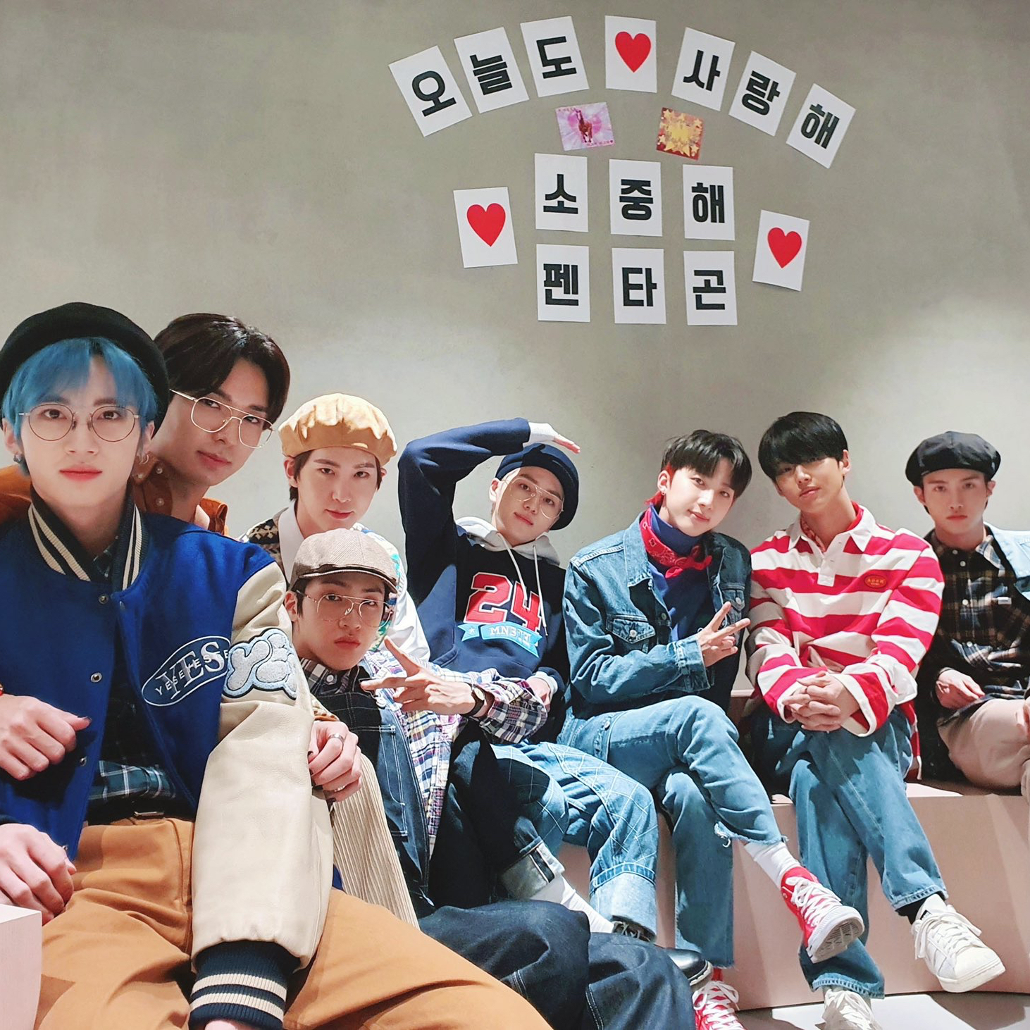 A moment captured by PENTAGON's fan