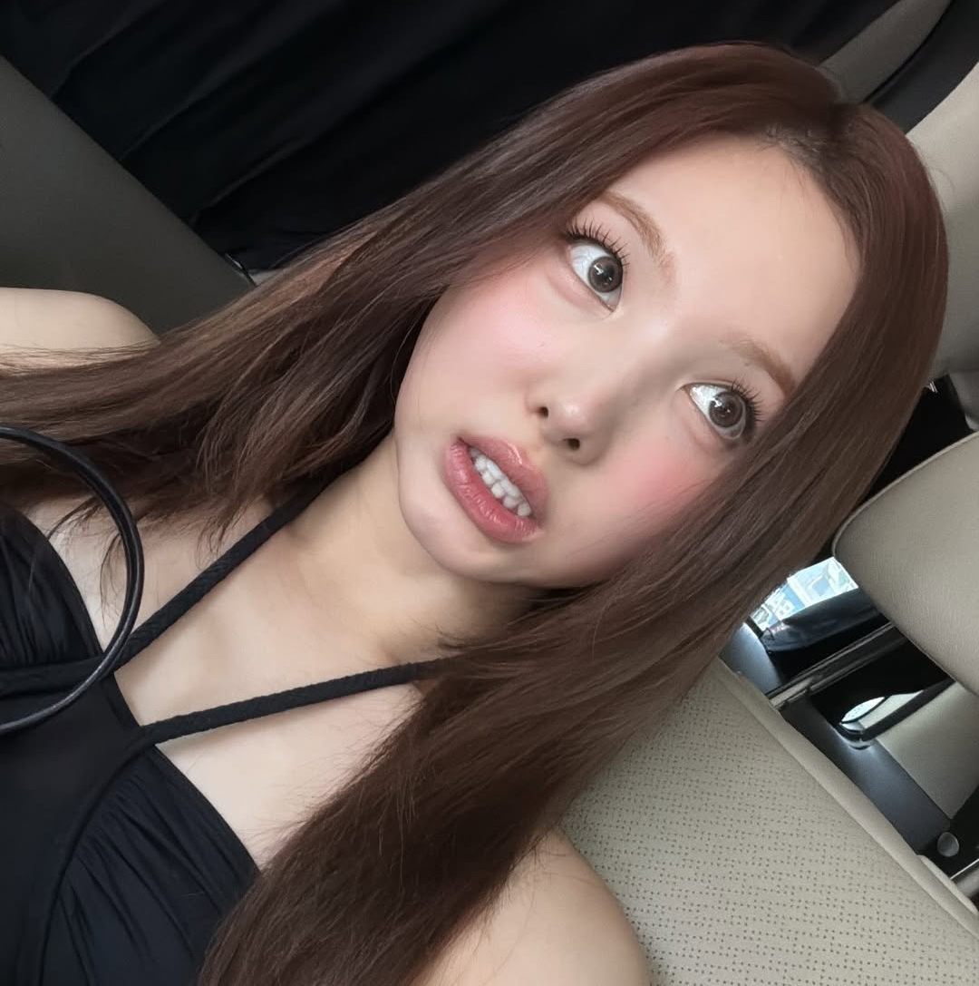 Momen yang diabadikan oleh penggemar Nayeon (TWICE)