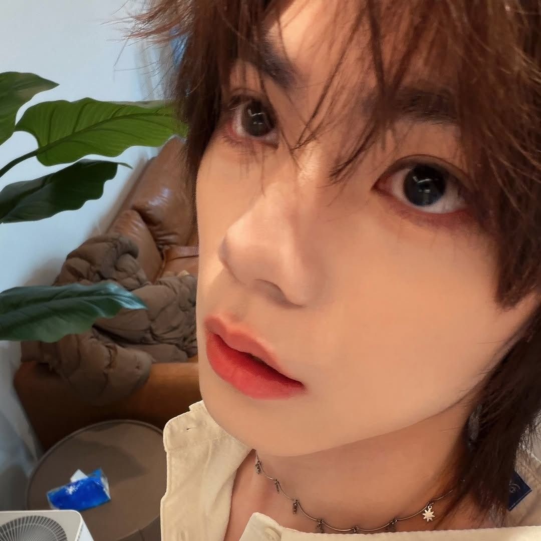 Behind-the-scenes cut of Xiong (NexT1DE)