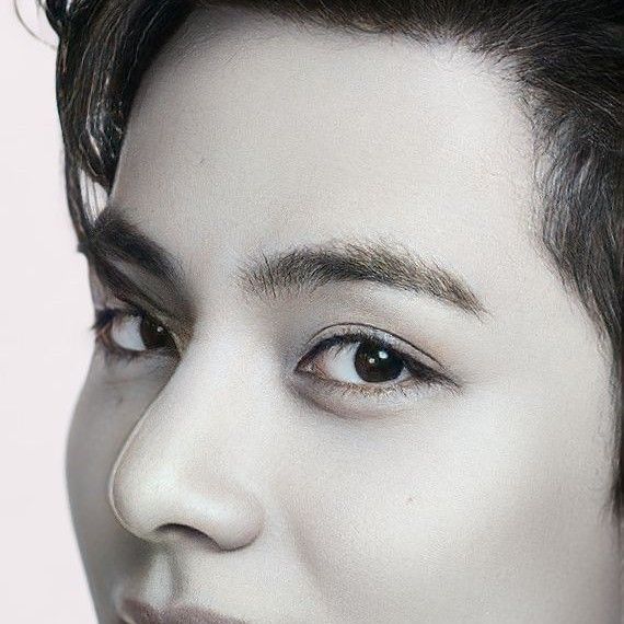 뷔 (방탄소년단) 최근 활동샷