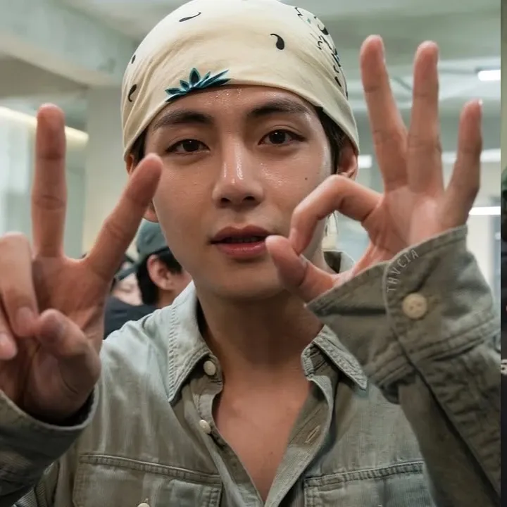 뷔 (방탄소년단)의 비하인드 컷