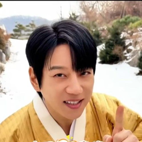 Latest photo of Hwang Chiyeol