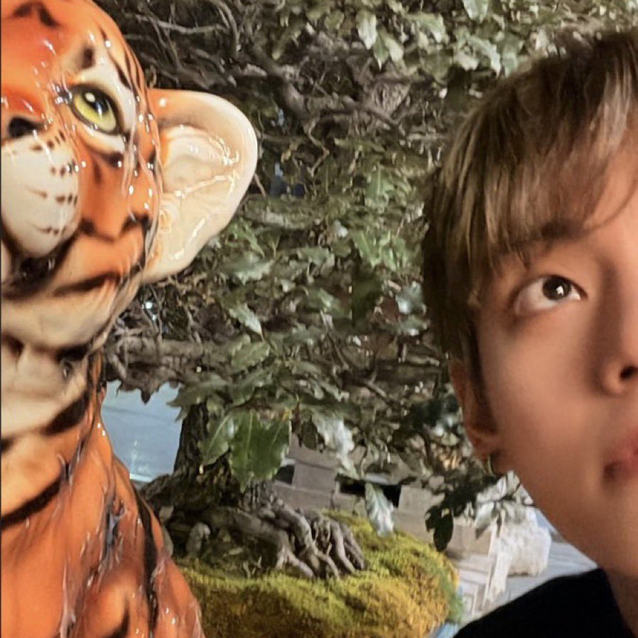 V (BTS)の舞台裏ショット