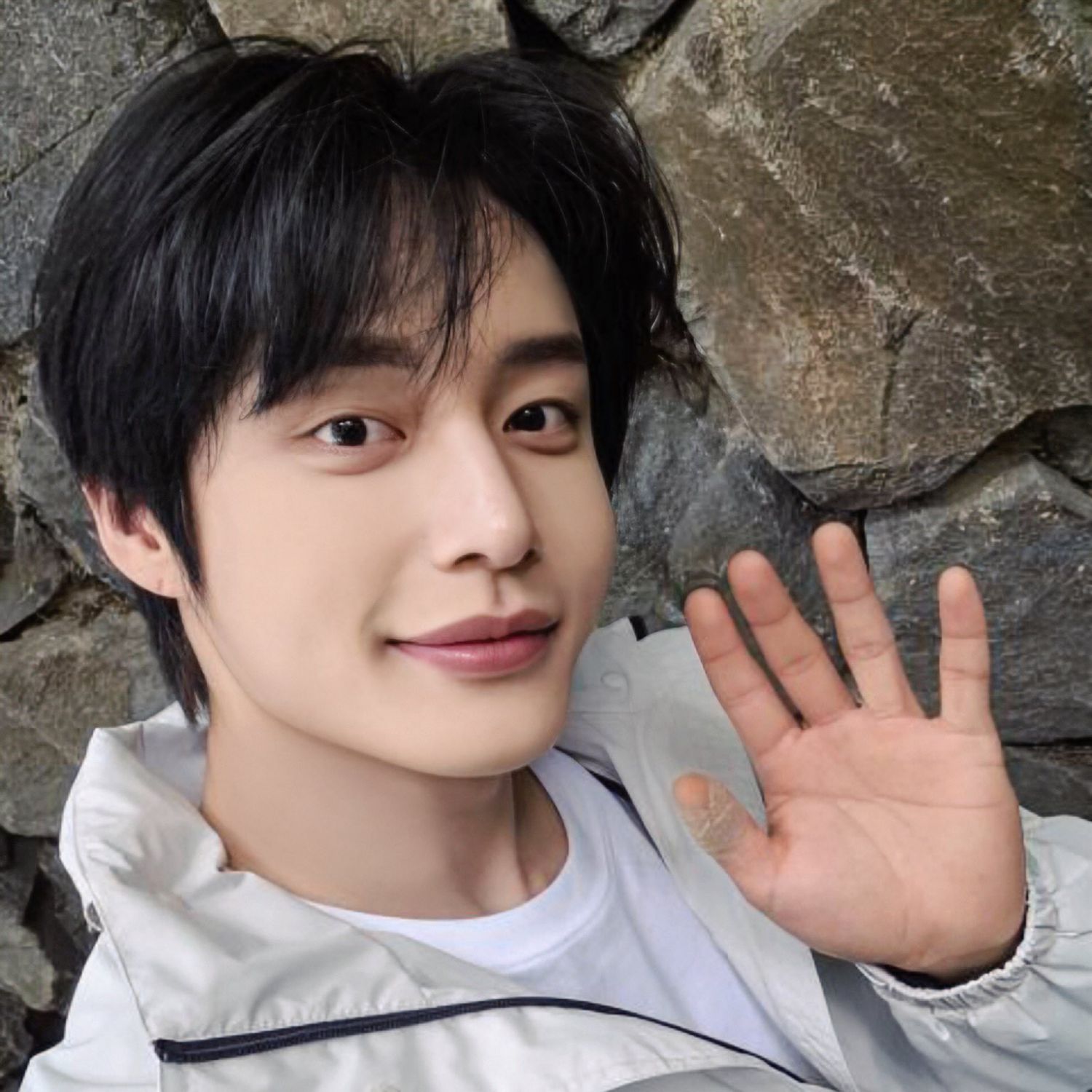 Recent activity shot of Kim Jiwoong (ZEROBASEONE)