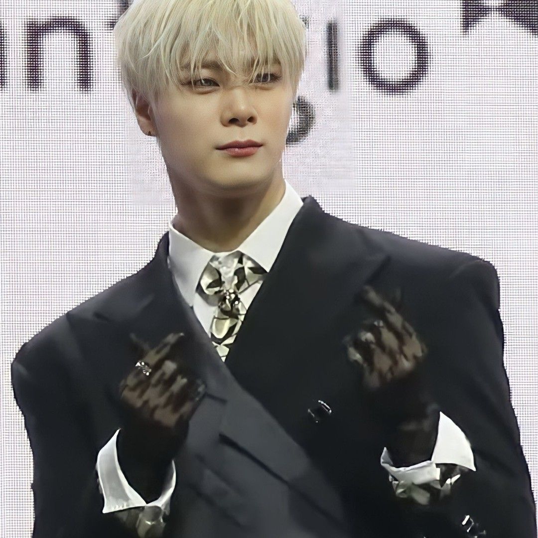Behind-the-scenes cut of Moonbin (ASTRO)
