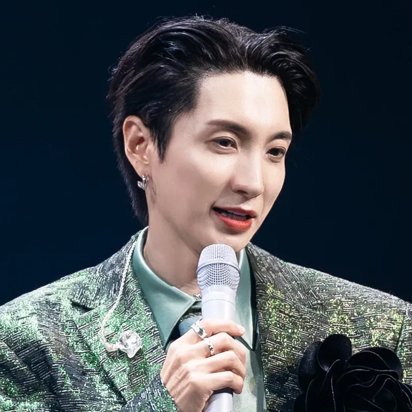Latest photo of Leeteuk (Super Junior)
