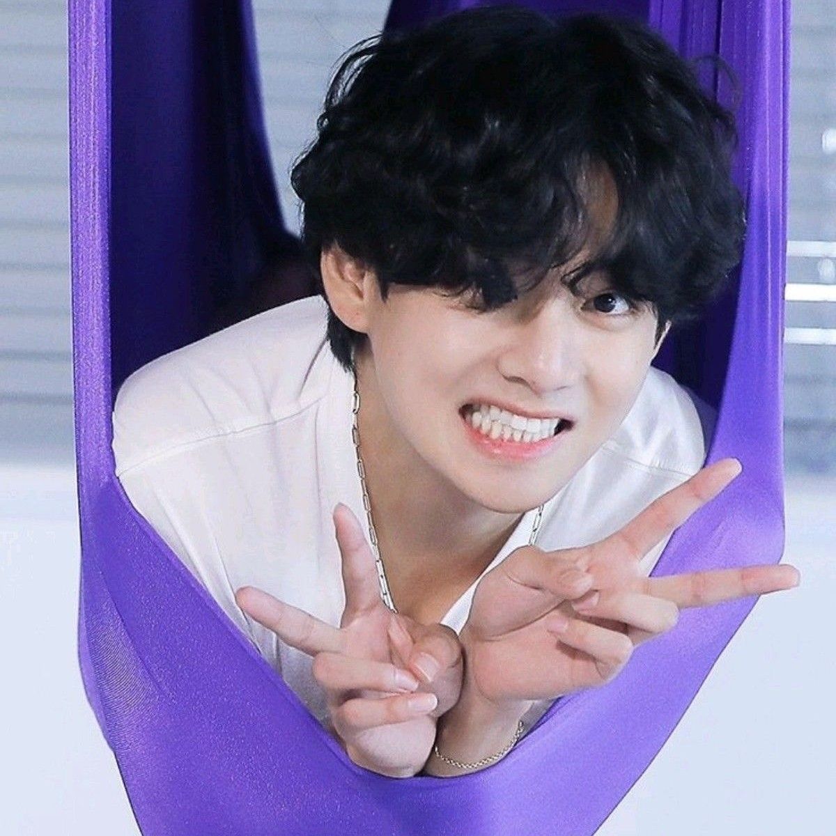 뷔 (방탄소년단) 최근 활동샷