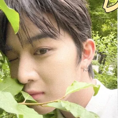 Behind-the-scenes cut of Bae Jinyoung