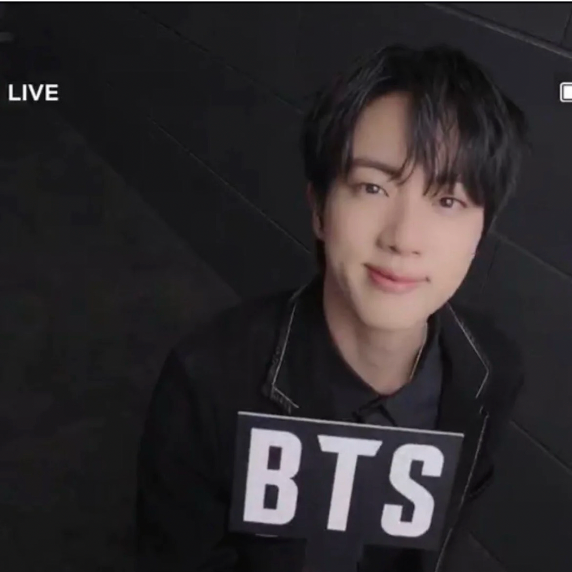 진 (방탄소년단)의 최신 사진