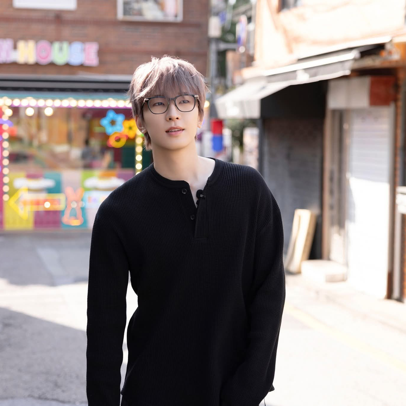 Recent activity shot of Wonwoo (SEVENTEEN)