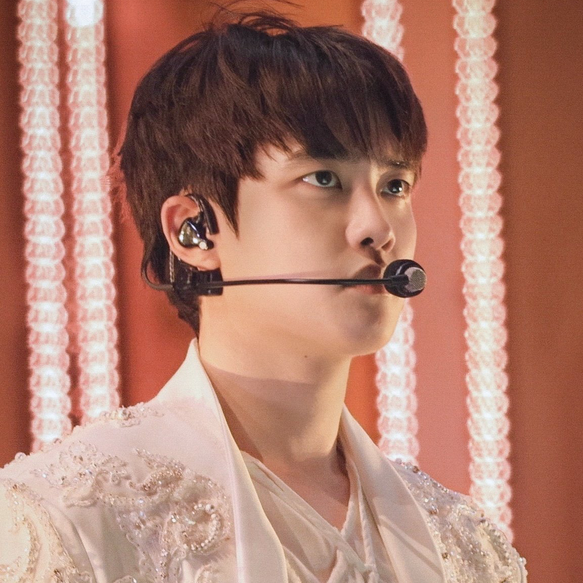 Momen yang diabadikan oleh penggemar D.O. (EXO)