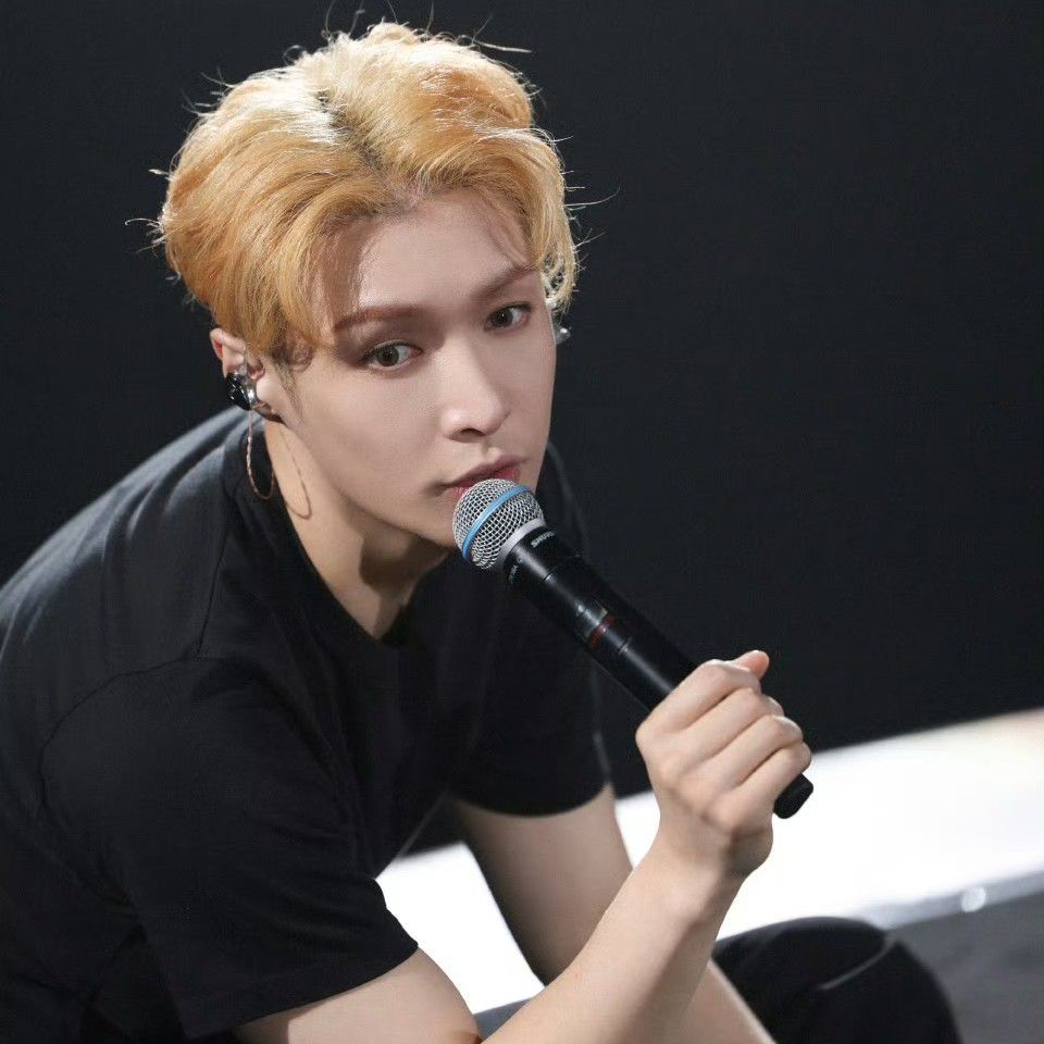 Recent activity shot of Lay (EXO)