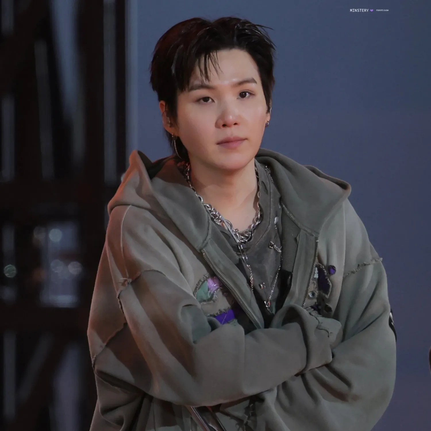 Foto aktivitas terbaru SUGA (BTS)