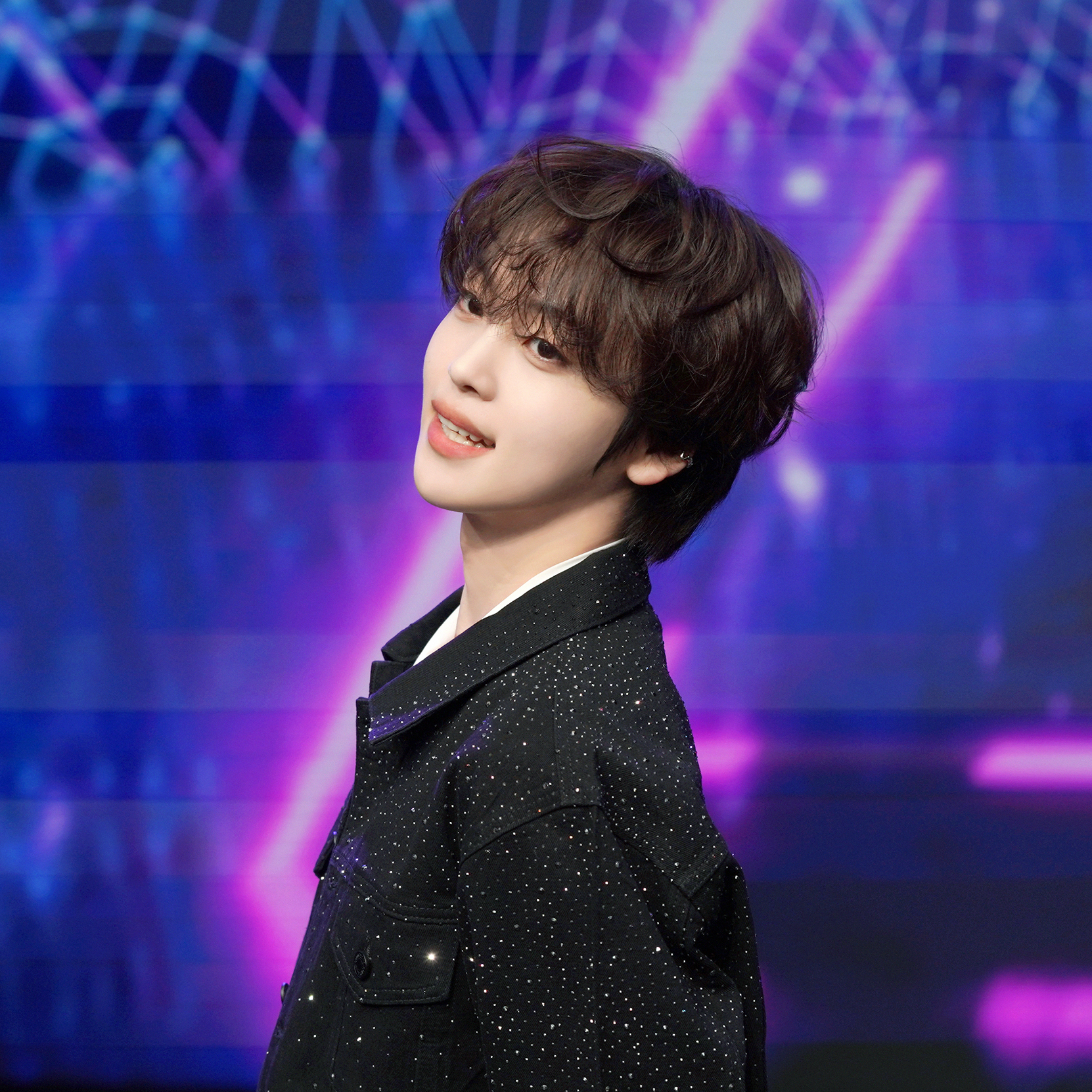 Behind-the-scenes cut of Hyeongjun (CRAVITY)