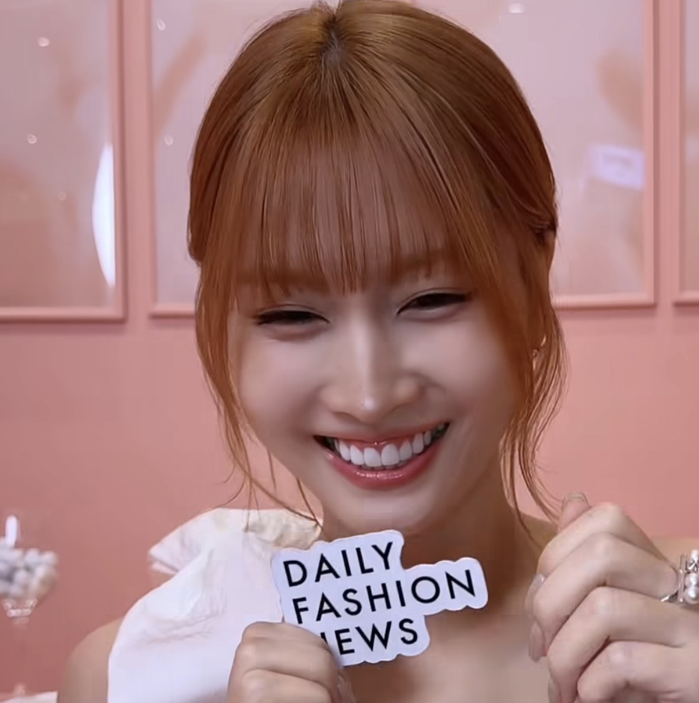 모모 (TWICE)의 비하인드 컷