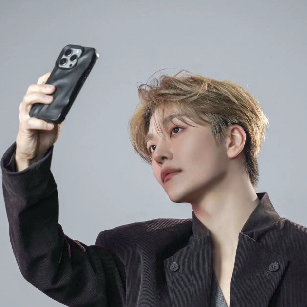 A moment captured by He Xinlong (ALPHA DRIVE ONE)'s fan