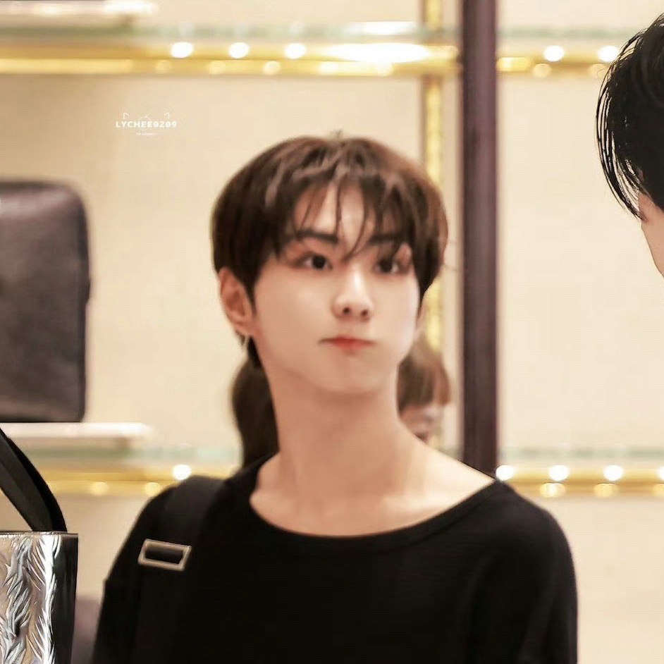 Latest photo of Jungwon (ENHYPEN)