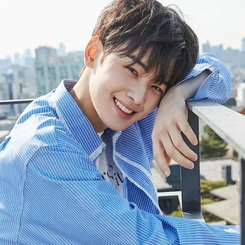 Latest photo of Eunwoo (ASTRO)